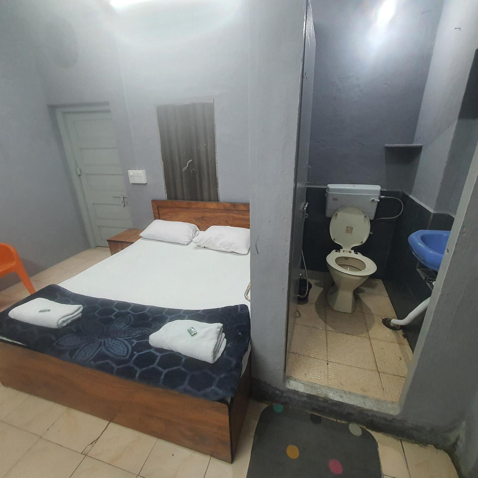 Hotel Family Stay Beside Railway Station Aurangabad  Exterior photo
