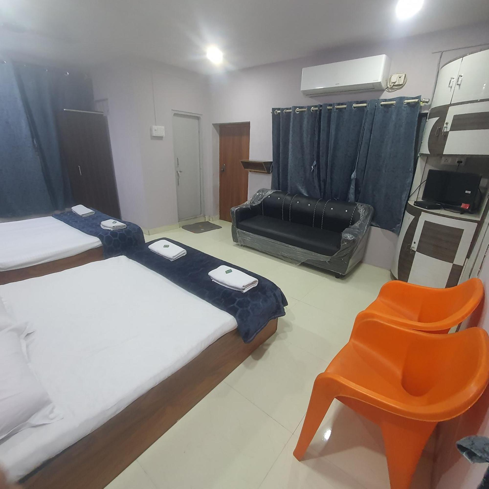 Hotel Family Stay Beside Railway Station Aurangabad  Exterior photo
